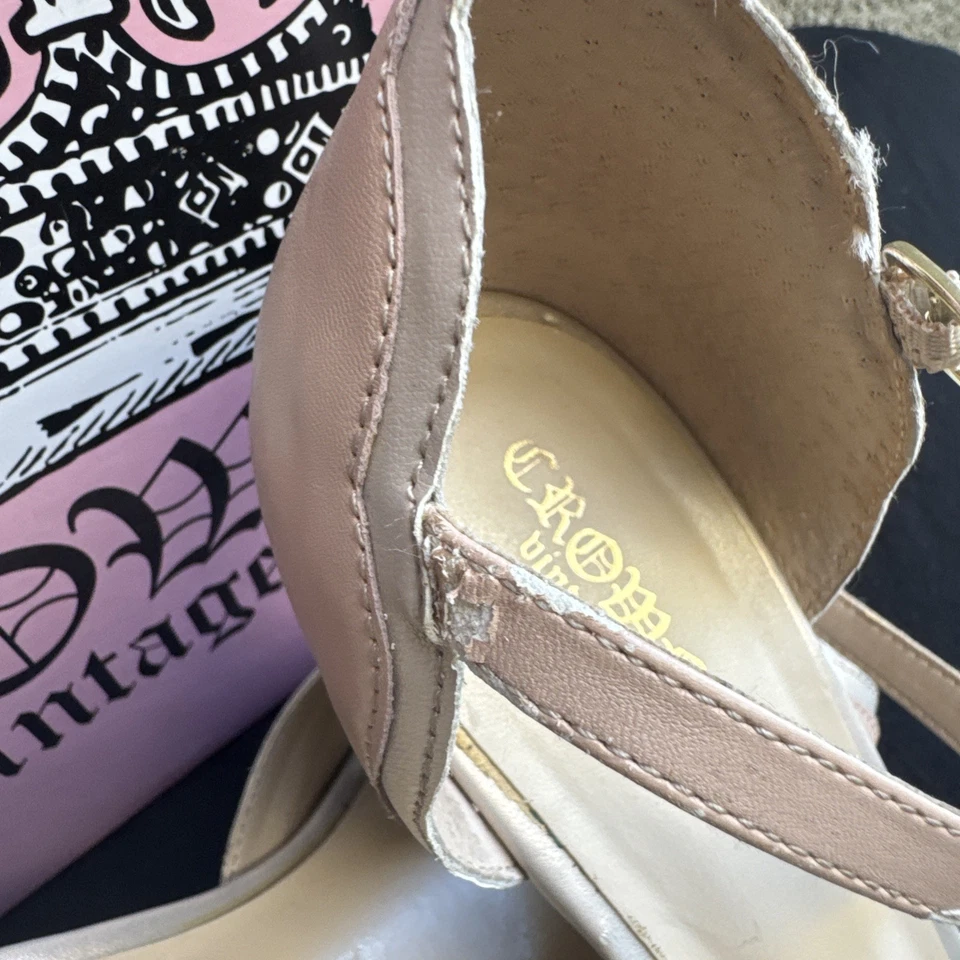 Tacones Crown Vintage Talla 8 Color Rosa Rubor y Dorado Foto 3 de 4