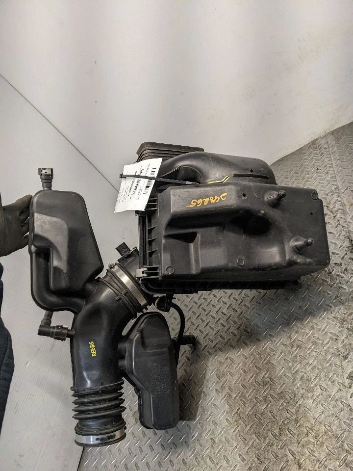 Air Cleaner 3.5L Without Turbo Fits 09-15 FLEX 1177678 - Image 4 of 4