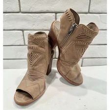 Vince Camuto Karinta Blush Peep Toe Boho Festival Leather Booties size 8.5M