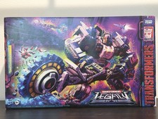 Transformers Legacy Titan Class Cybertron Universe Metroplex