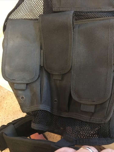 TAIGEAR Tactical Vest Size L-XL(Fully Adjustable) Mag Pockets And Holster. - Picture 11 of 11