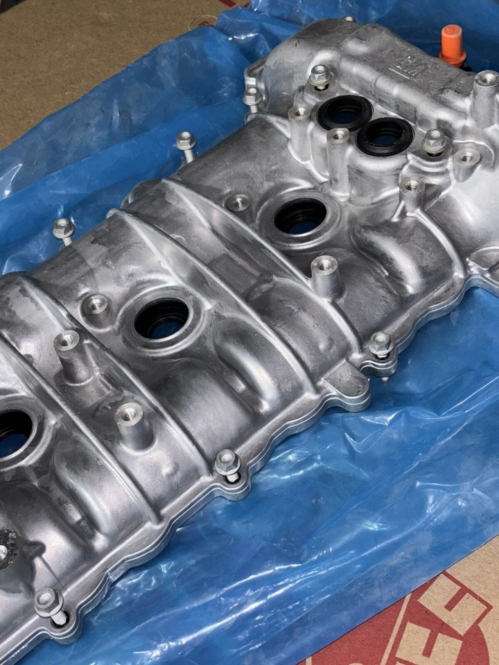 Right Valve Cover For 16-23 Chevrolet Camaro 3.6 12649898 LGX - Image 4 of 4