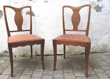 2 semplici vecchie sedie Biedermeier da imbottire probabilmente noce