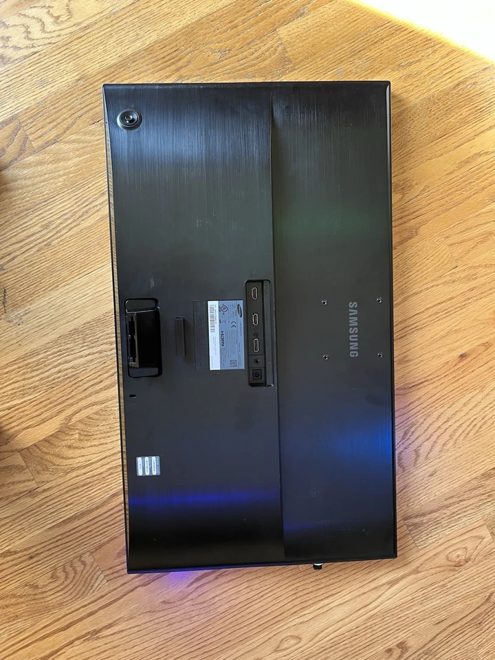 SAMSUNG 28" Ultra HD LED Monitor - LU28E590DS/ZA - Image 3 of 4