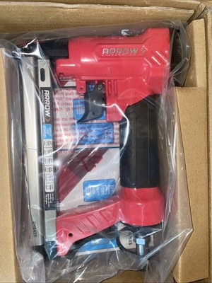 Arrow PT50 Pneumatic Staple Gun With 3750 Staples