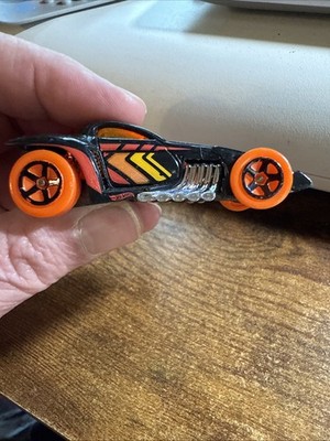 2015 Mattel HOT WHEELS BURL-ESQUE LOOSE Track Builder Diecast Car - 1/64