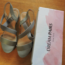DREAM PAIRS KARELY-1 Grey SZ 9 NIB strappy small wedge platform strappy sandals