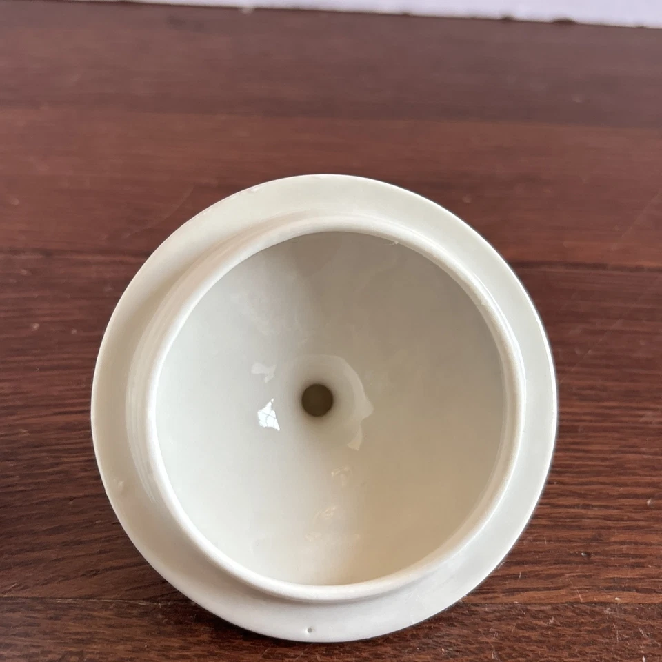 Oneida Majesticware Basket Weave Sugar Bowl w/lid White - Image 3 of 4