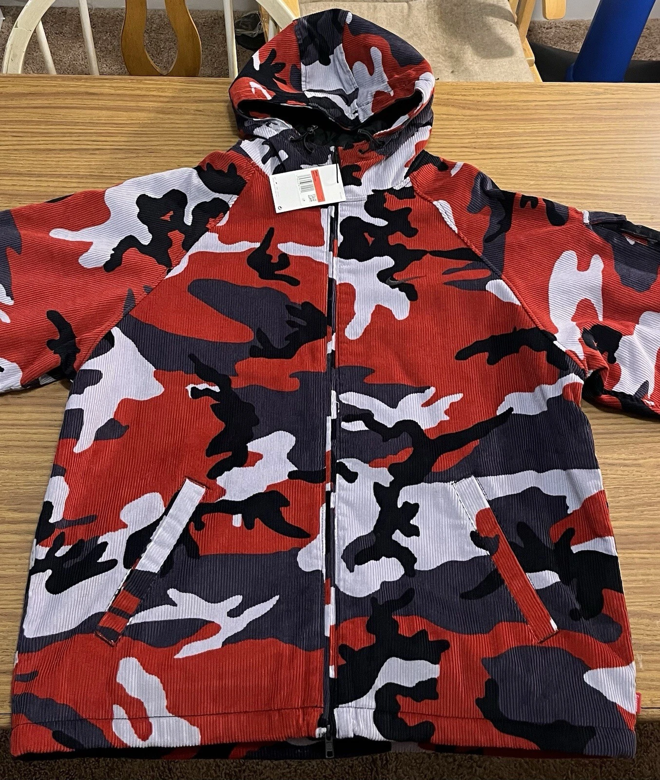 Veste à capuche Supreme Nike Arc velours côtelé rouge camouflage homme taille L *neuf*