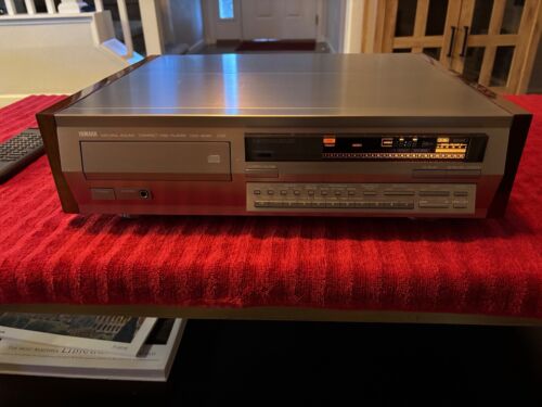 Yamaha CDX-2020 Single CD Player Very Nice example