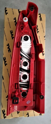 LAMPE FEU ARRIERE DROIT PEUGEOT PARTNER Tepee (2008-2012) - Photo 4/4