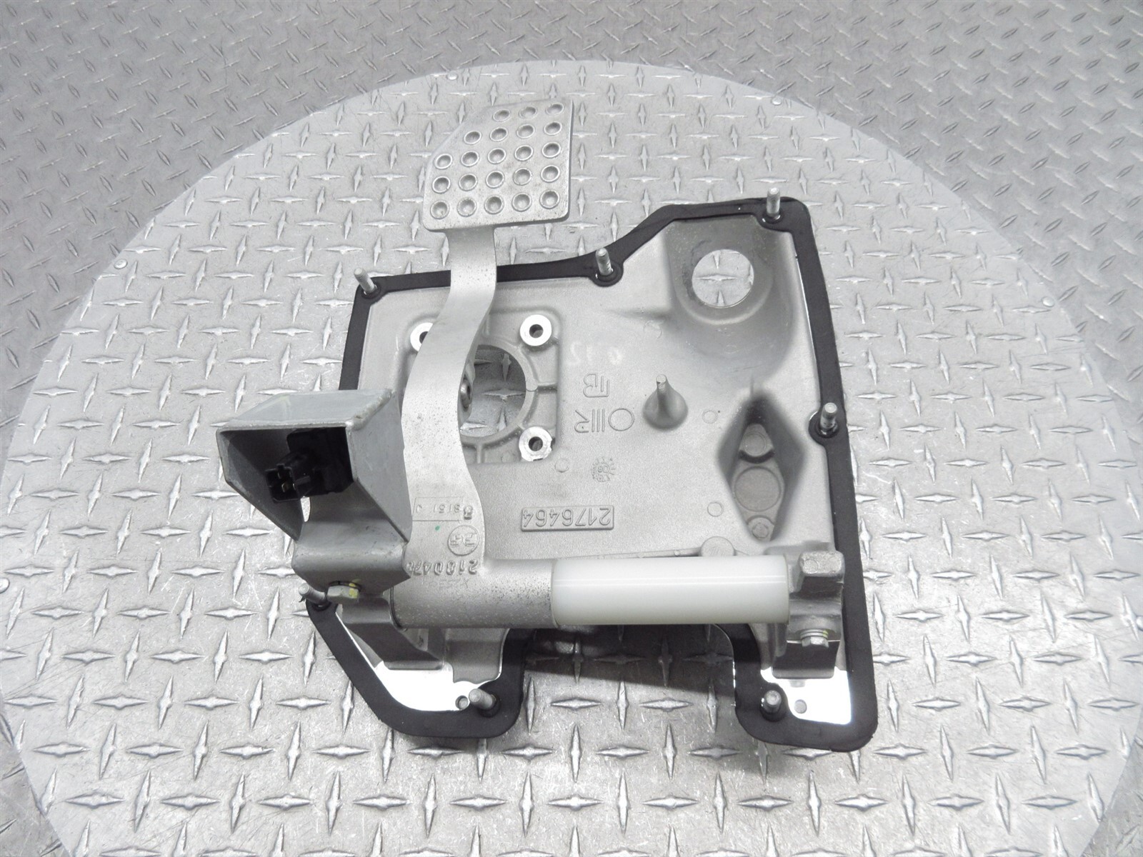 2008 Ferrari F430 Spider 176464 Brake Pedal Assembly Bracket for F1 Gearbox