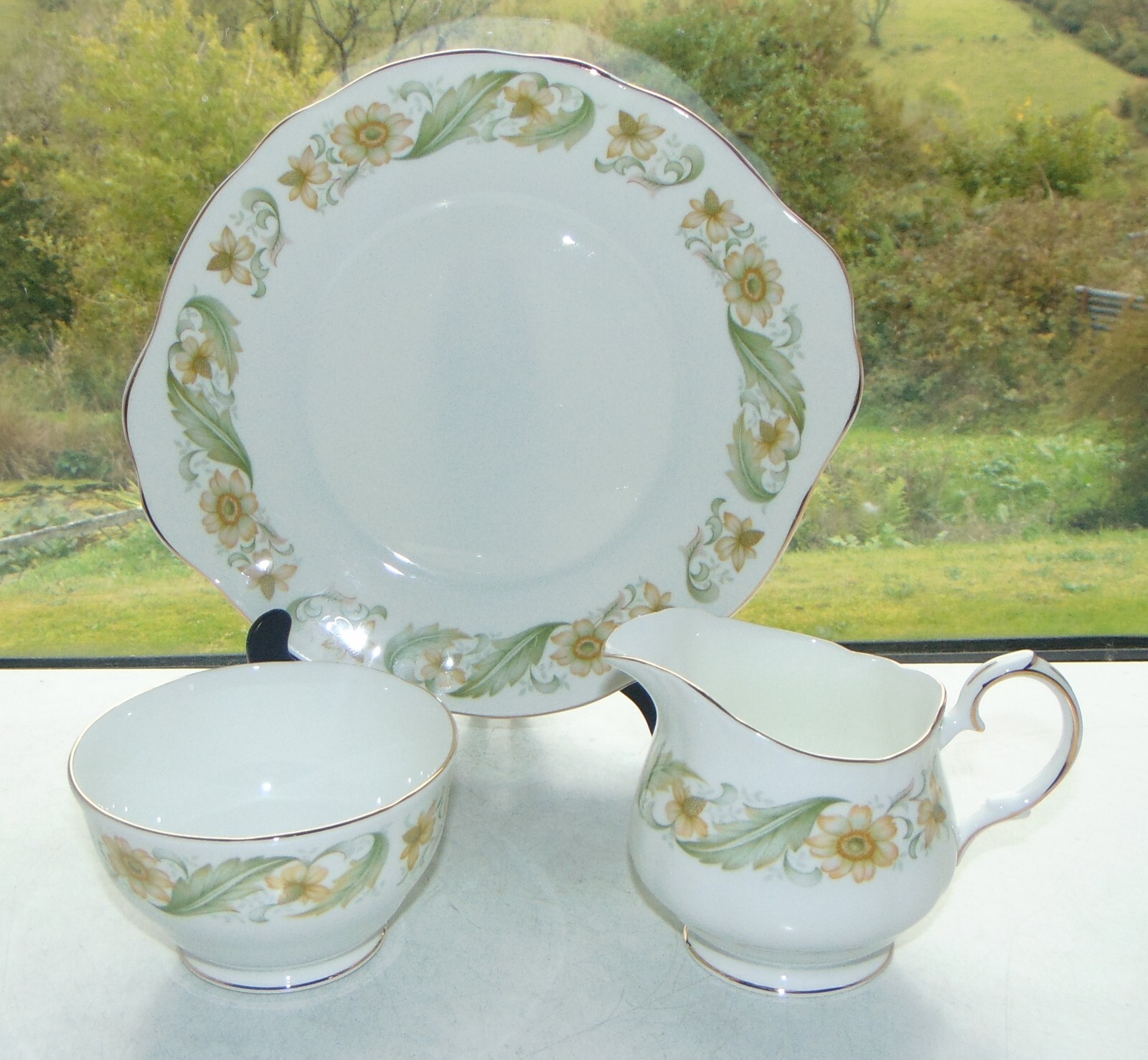 Duchess Fine English Bone China Greensleeves Pattern 21 PC Cups Saucers