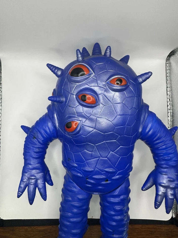 Max Toy Co Eyezon Sofubi brinquedo de designer de vinil macio personalizado por Paul Kaiju - Imagem 2 de 3
