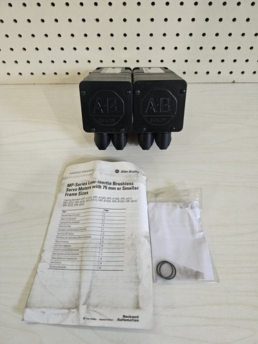 2 Stück Allen-Bradley bürstenloser Servomotor Kat #: MPL-B220T-VJ74AA UNGETESTET