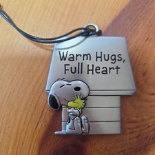 Hallmark Arachidi Metallo Ornamento Snoopy & Woodstock "Abbracci caldi, cuore pieno" Orn5