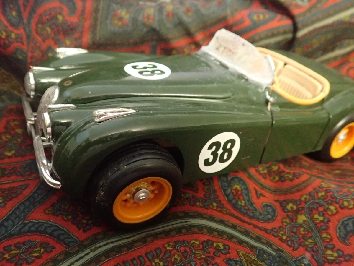 ERTL 1948 Jaguar 1:18 ミニカー 模型 Ertl Jaguar 1:18 Scale Diecast