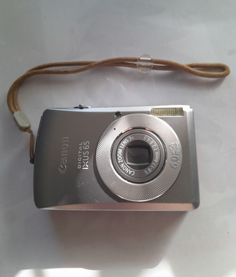 CANON DIGITAL IXUS 65 CAMERA, Silver with Black Back, for parts or repair