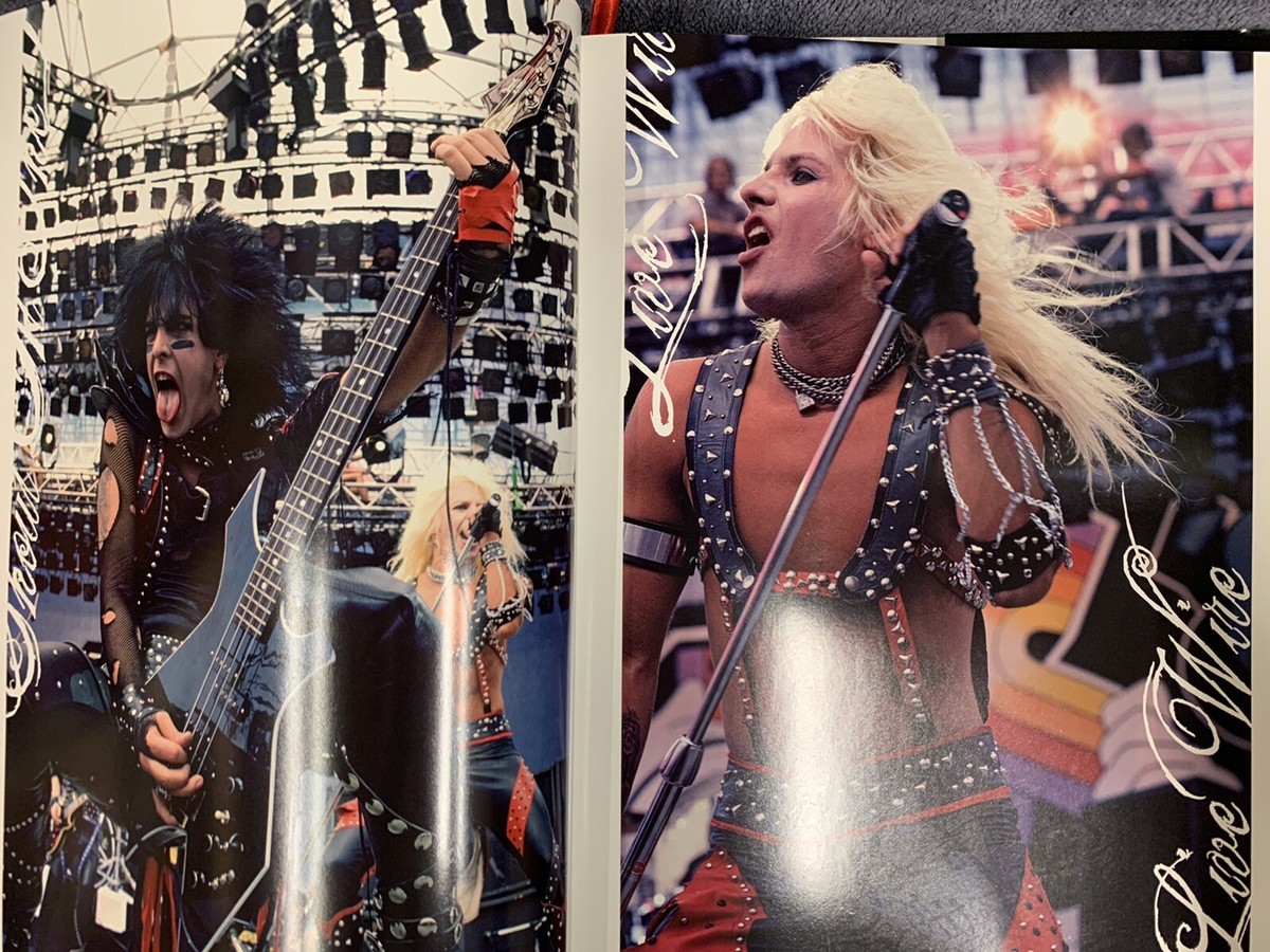 MÖTLEY CRÜE: A Visual History 1983-2005 MOTLEY CRUE A VISUAL HISTORY 1983-2005 by NEIL ZLOZOWER | eBay