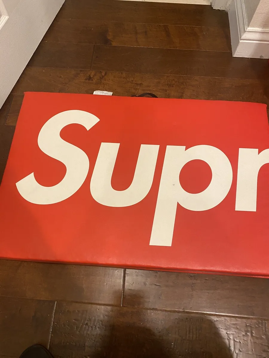 Supreme Everlast Folding Exercise Mat Red FW Ready To Ship