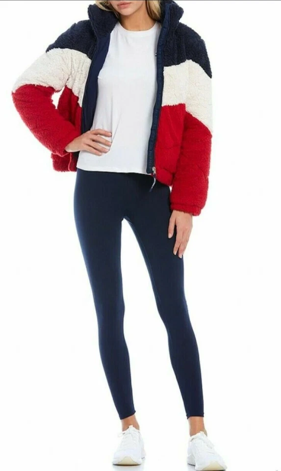 Tommy Hilfiger 雪佛龙色块 Puffer 夹克