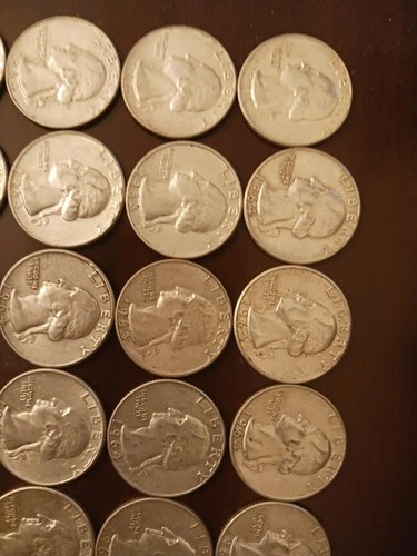 1 Roll, 40 Coins 1964 Washington Quarters. 90% Silver XF-AU