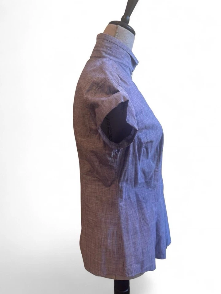 Brunello cucinelli chambray short sleeve button down with floral appliqué. Sz L - Image 3 of 4