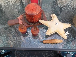 Primitive Lot Of 6 Items