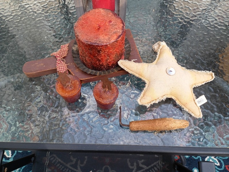 Primitive Lot Of 6 Items
