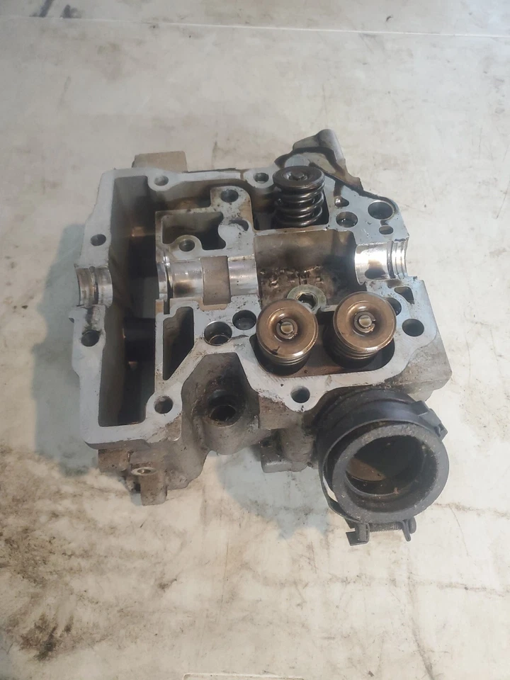 Honda Shadow Sabre 1100 2004 culata delantera Foto 4 de 4