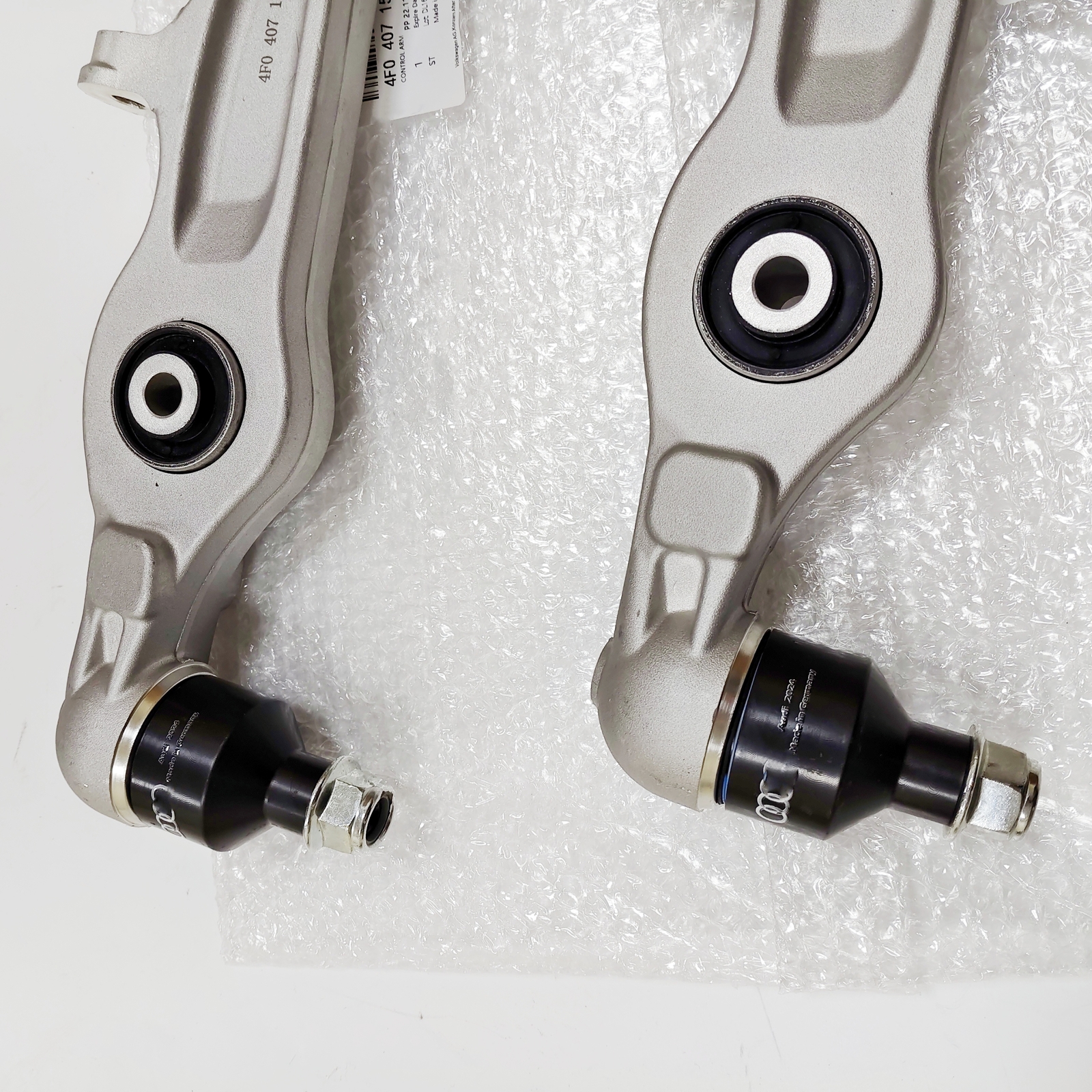 Front Lower Control Arms With Ball Joint for 2004-18 Bentley Continental GT 2Pcs