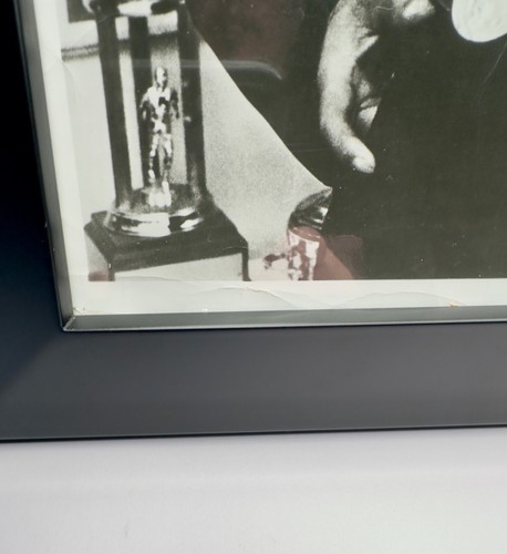 Foto B&W autografata Jesse Owens 8""x 10"" firmata 11/29/1972 cornice nera - Foto 7 di 11