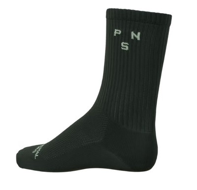 PAS NORMAL STUDIOS Off-Race Ribbed Socken Dark Olive Neu mit Etikett Größe L 44-47