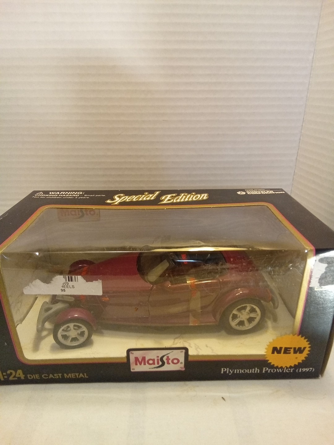 Maisto 1:18 diecast cars Plymouth Prowler