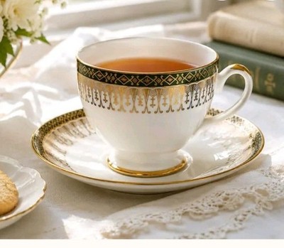 Vintage Royal Grafton Majestic Teeservice mit Tasse und Untertasse, smaragdgrün und los