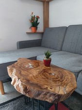 Tavolo massello di ulivo e resina epossidica 