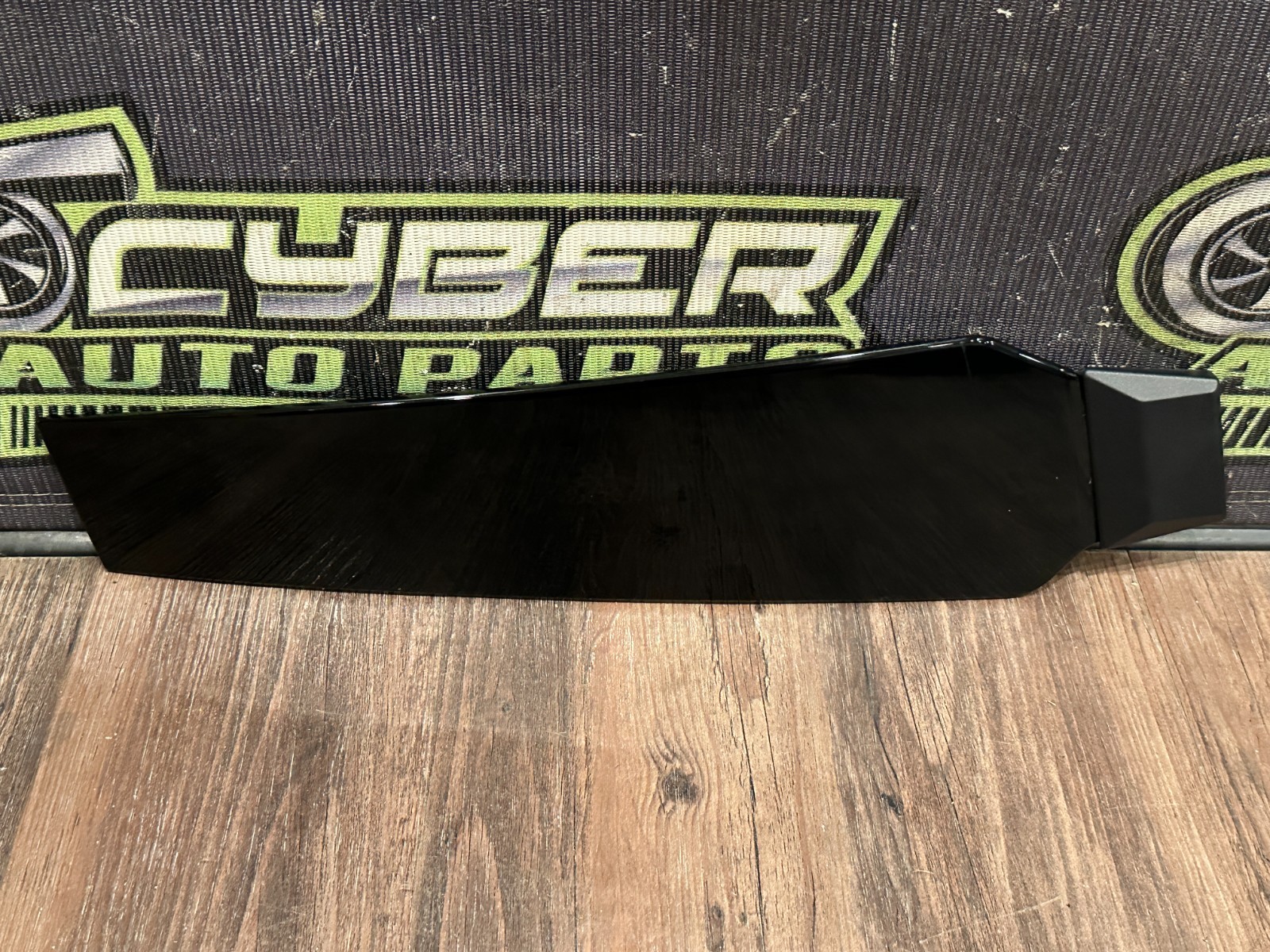 2018-2024 LAMBORGHINI URUS EXTERIOR LEFT B PILLAR DOOR TRIM OEM