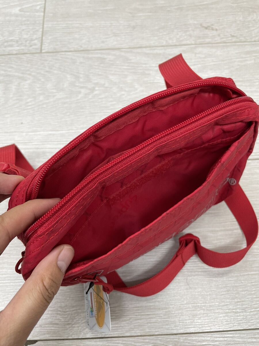 SUPREME Shoulder Bag Red Unisex 100% Authentic FW18 Winter SUPREME Shoulder Bag Red Unisex 100% Authentic FW18 Winter