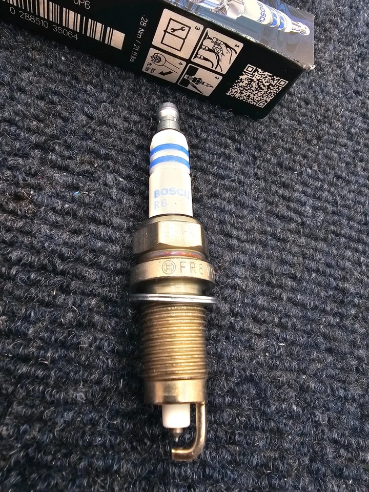 (CANTIDAD 4) Bujía Bosch 8115 FR8VPP33U para Dodge Dakota Jeep Wrangler TJ 2001 Foto 4 de 4