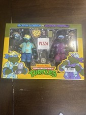 NECA Teenage Mutant Ninja Turtles TMNT Cartoon Vacation Leonardo & Donatello