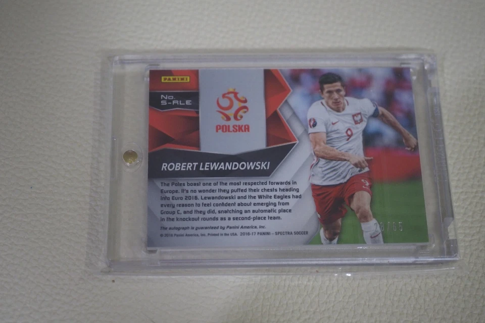 2016-17 Panini Spectra Soccer Autograph Auto : Robert Lewandowski 28/65 Red - Image 3 of 3