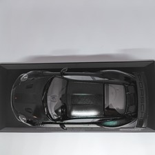 Minichamps 1/18 Porsche 911 GT2 RS Weissach Green Metallic Limited 300pcs