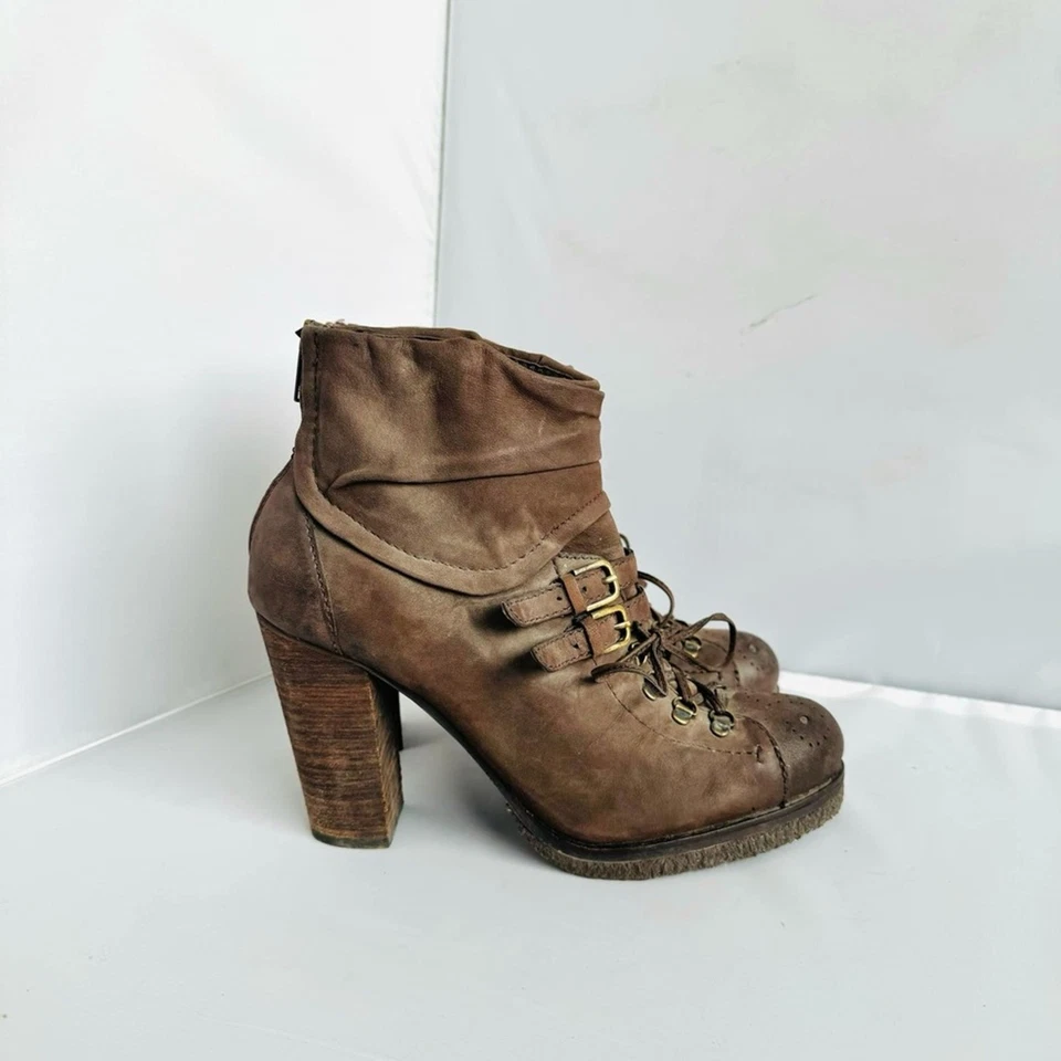 Botas de Tacón Apepazza Marrón con Tacón Grueso y Diseño con Cordones para Mujer Talla 9.5 Foto 2 de 4