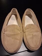 Tan Small 5-6 Dearfoam Slippers, Slip On, Velvety Soft