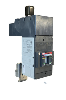 ABB XT1HU3015AYD000XXX Circuit Breaker 15A 3 Pole 600V XT1H Thermal Magnetic UL