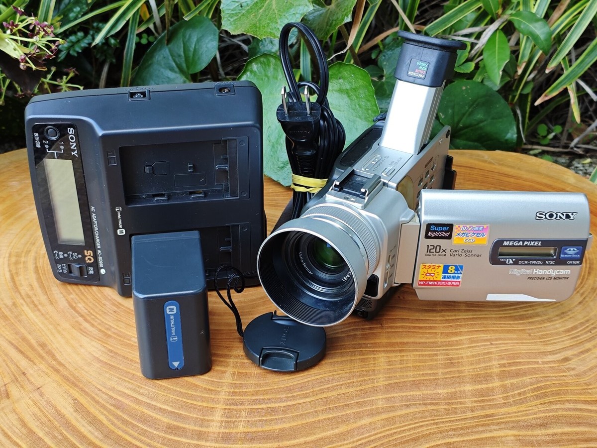 ソニー Sony DCR TRV20 本体のみ SONY DCR-TRV20 Digital Video Camera Recorder Handycam miniDV