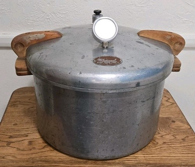 #ad Vintage National Pressure Co. Canner Pressure Cooker No. 7 Wooden Handles 16 Qt $63.99