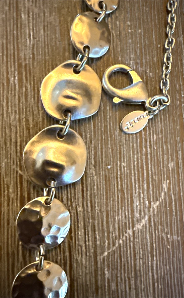 Cinturón o collar Chico's disco de metal martillado dorado brillante 36 38" Foto 2 de 4