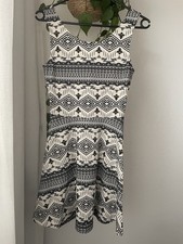 Sommerkleid mit Ethno-Muster Schwarz/Weiß Gr...