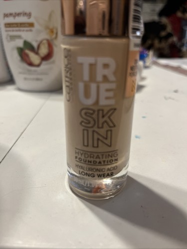 Catrice True Skin 004 Neutral Porcelain Hydrating Foundation Long Wear 1.01 oz - Picture 2 of 4